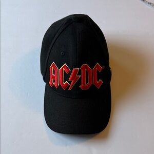 AC/DC Vintage Unisex Adults Black Hat With Riveted Red Metal Logo Pin AC DC